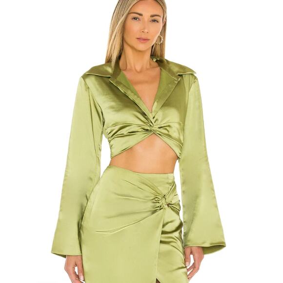 L'ACADEMIE Women's Franca Top M Light Olive Satin Bell Sleeve Crop NWT - Picture 1 of 14
